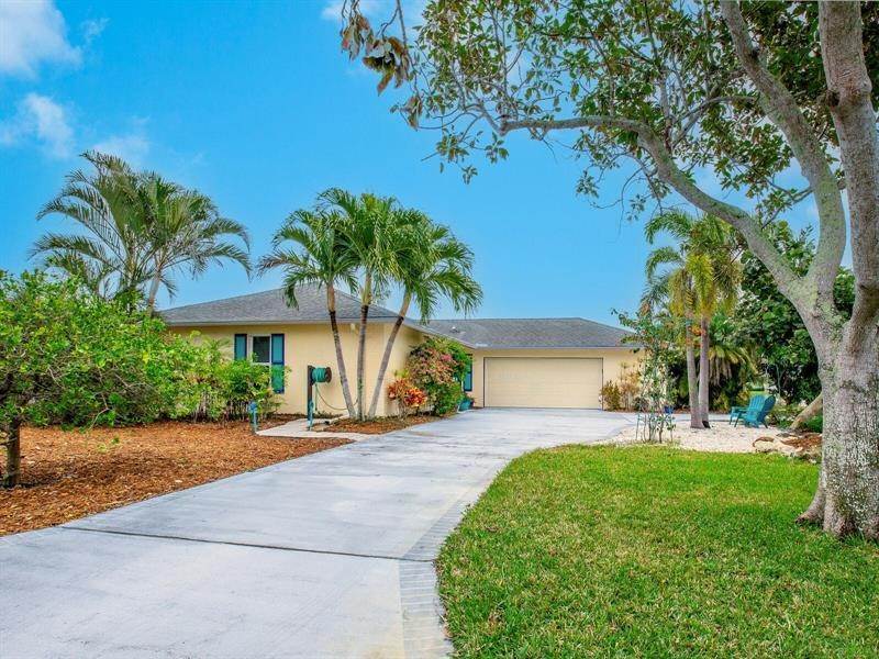 4. Single Family Homes for Sale at 7326 19TH AVENUE Bradenton, Florida 34209 United States