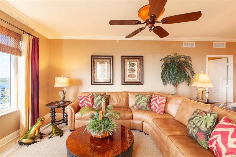 12. Single Family Homes for Sale at 265 MINORCA BEACH WAY 902 New Smyrna Beach, Florida 32169 United States