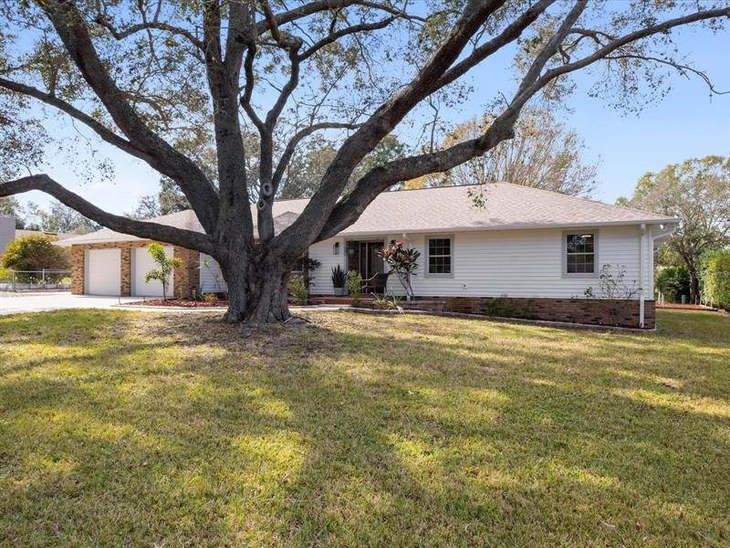 5. Single Family Homes for Sale at 392 FLORAL DRIVE Winter Garden, Florida 34787 United States