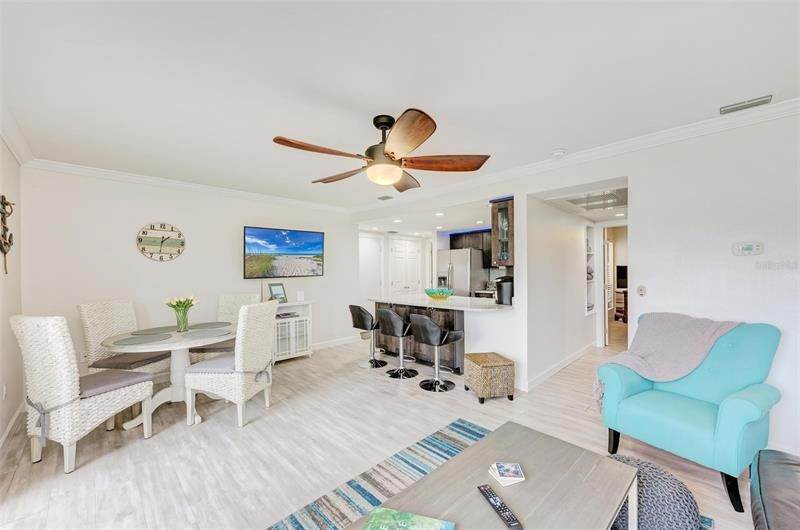 8. Single Family Homes for Sale at 6157 MIDNIGHT PASS ROAD B31 6157 MIDNIGHT PASS ROAD B31 Sarasota, Florida 34242 United States
