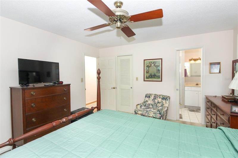 19. Single Family Homes for Sale at 1936 WHITEHALL DRIVE Winter Park, Florida 32792 United States