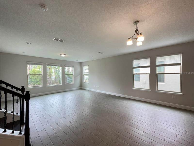19. Single Family Homes for Sale at 18102 ADRIFT ROAD Winter Garden, Florida 34787 United States