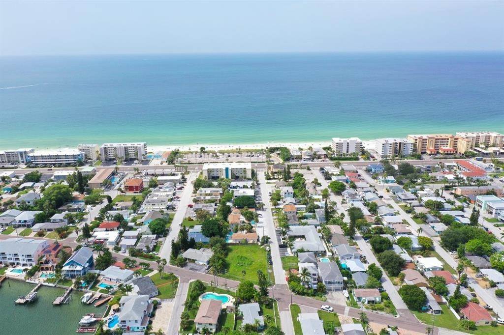 18. Single Family Homes for Sale at 187 145TH AVENUE 3 Madeira Beach, Florida 33708 United States