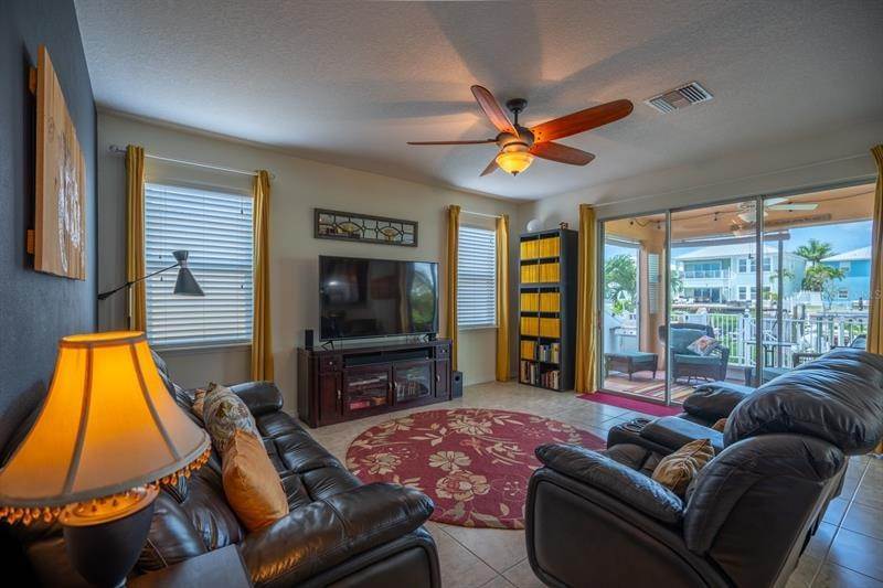 9. Single Family Homes for Sale at 426 BAHAMA GRANDE BOULEVARD Apollo Beach, Florida 33572 United States