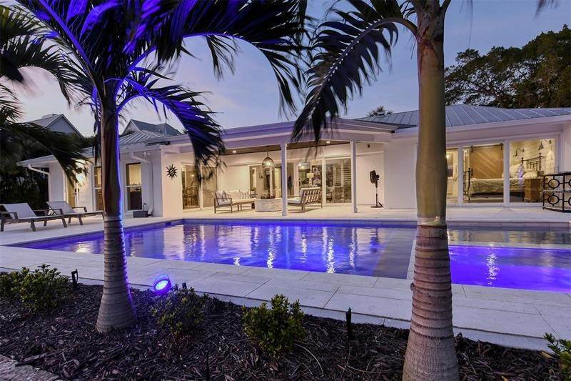 6. Single Family Homes for Sale at 700 DREAM ISLAND ROAD Longboat Key, Florida 34228 United States