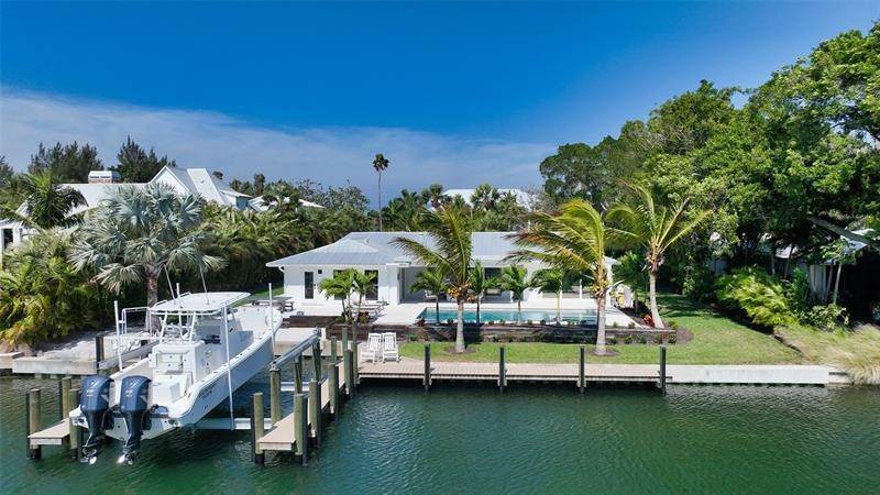 10. Single Family Homes for Sale at 700 DREAM ISLAND ROAD Longboat Key, Florida 34228 United States
