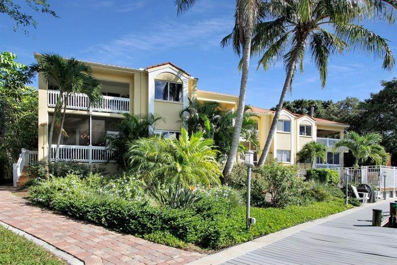 Single Family Homes for Sale at 866 HUDSON AVENUE 866 Sarasota, Florida 34236 United States