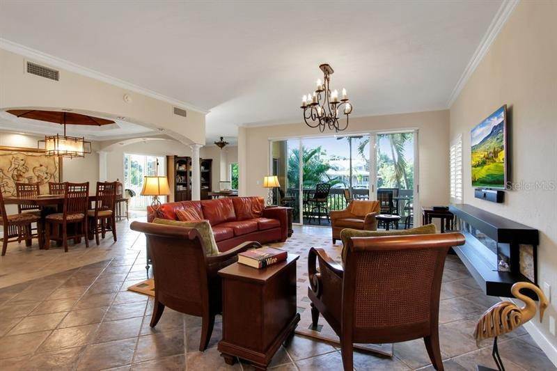 5. Single Family Homes for Sale at 866 HUDSON AVENUE 866 Sarasota, Florida 34236 United States