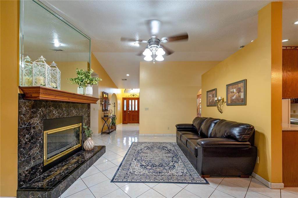 20. Single Family Homes for Sale at 6762 HEATHER ROAD Orlando, Florida 32807 United States
