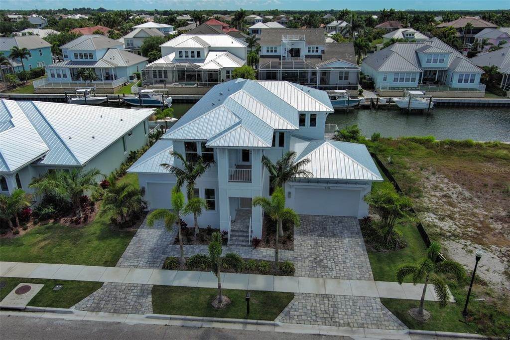 2. Single Family Homes for Sale at 5706 TYBEE ISLAND DRIVE Apollo Beach, Florida 33572 United States