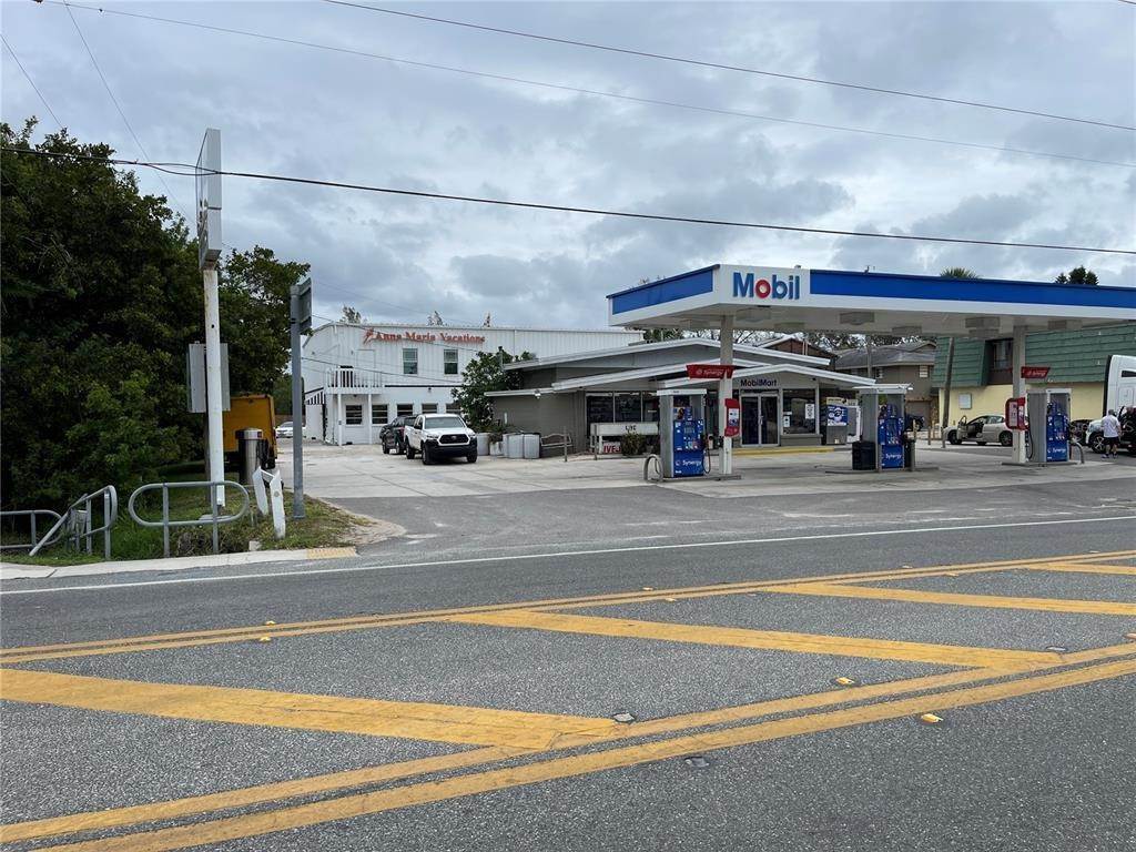 2. Commercial for Sale at 3015 GULF DRIVE Holmes Beach, Florida 34217 United States