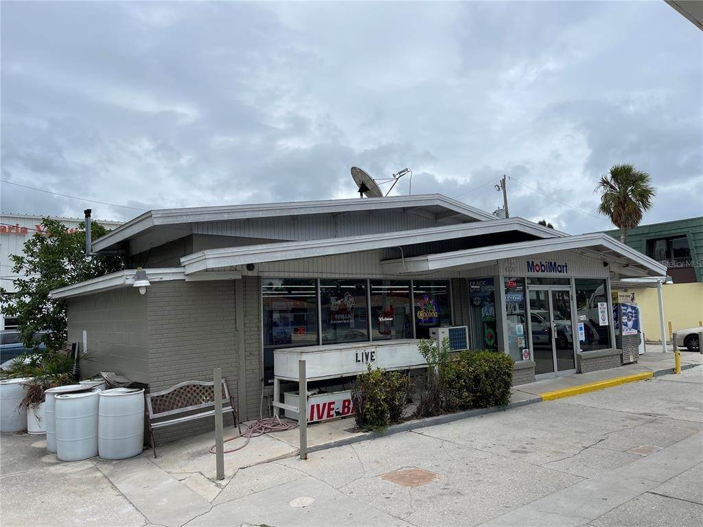 3. Commercial for Sale at 3015 GULF DRIVE Holmes Beach, Florida 34217 United States