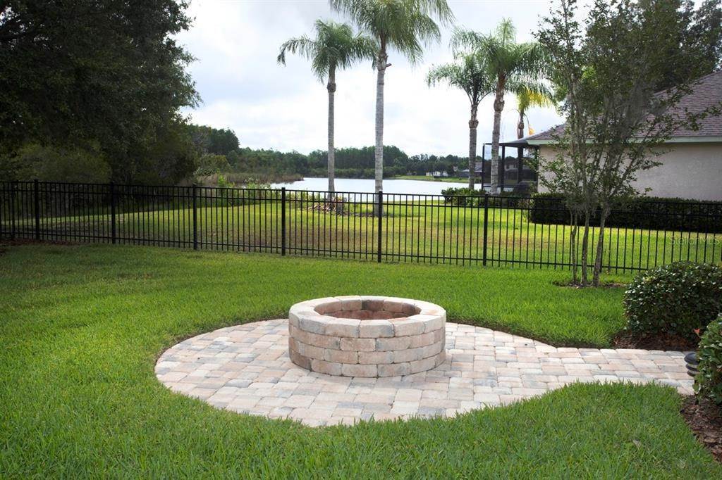 6. Single Family Homes for Sale at 8816 CRYSTAL CREEK COURT Land O' Lakes, Florida 34638 United States