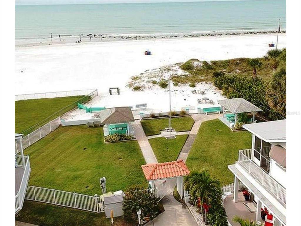 10. Single Family Homes for Sale at 945 182ND AVENUE Redington Shores, Florida 33708 United States