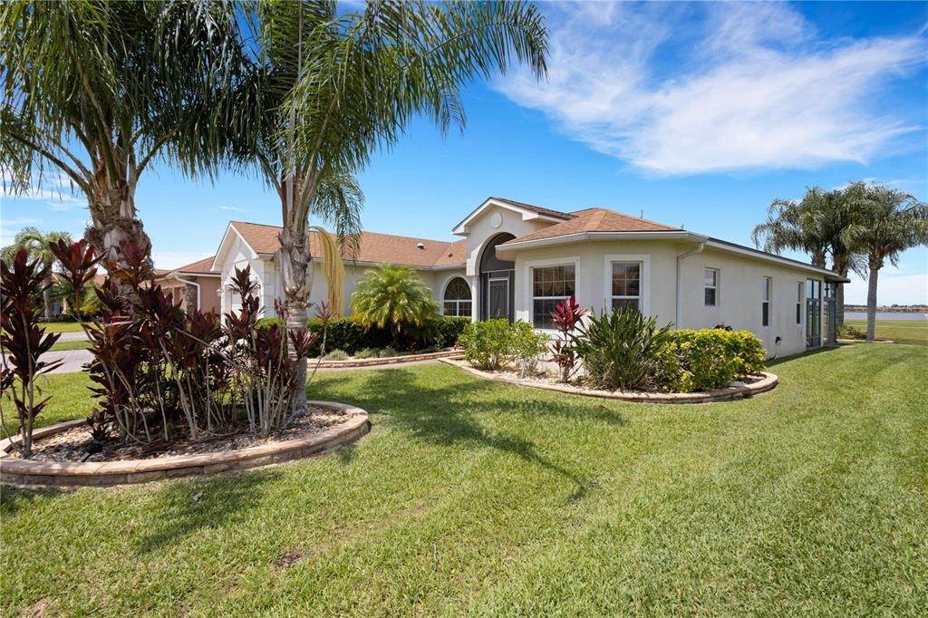 3. Single Family Homes for Sale at 5256 PEBBLE BEACH BOULEVARD Winter Haven, Florida 33884 United States