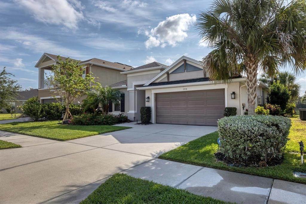 7. Single Family Homes for Sale at 5958 ANISE DRIVE Sarasota, Florida 34238 United States