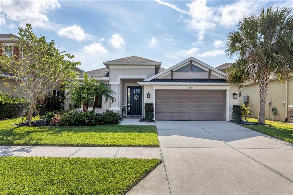 8. Single Family Homes for Sale at 5958 ANISE DRIVE Sarasota, Florida 34238 United States