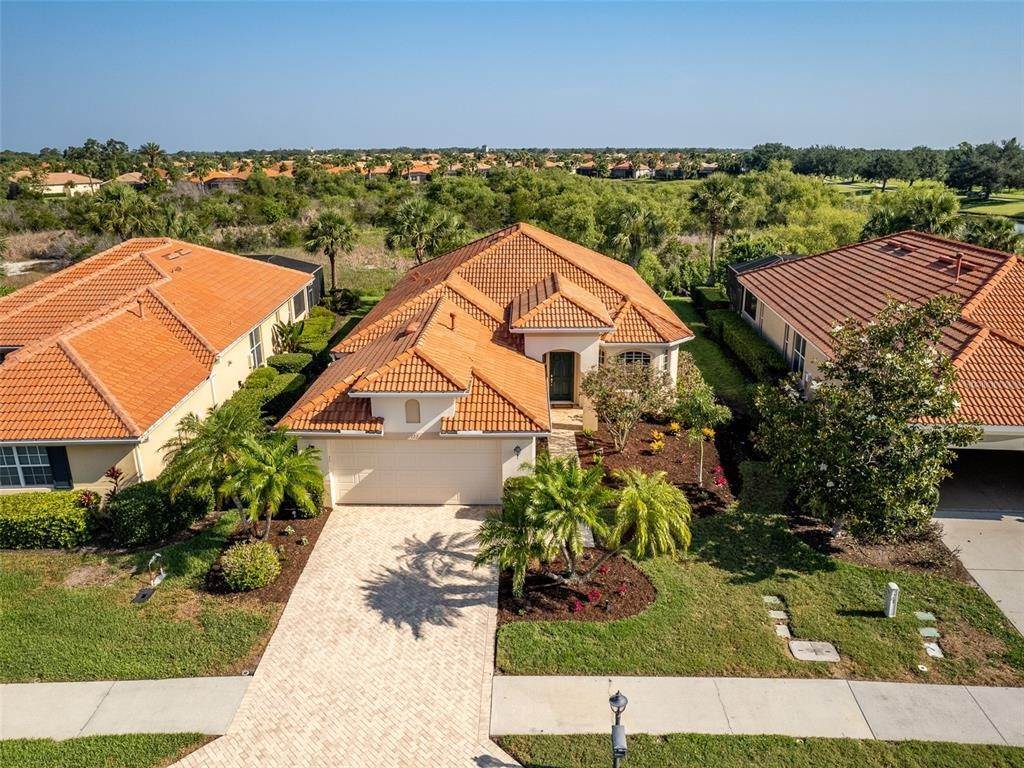 2. Single Family Homes for Sale at 122 TREVISO COURT North Venice, Florida 34275 United States