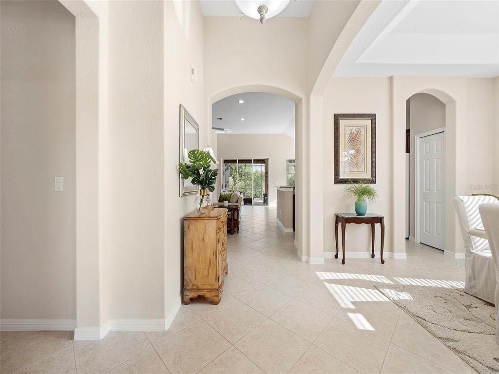 18. Single Family Homes for Sale at 122 TREVISO COURT North Venice, Florida 34275 United States