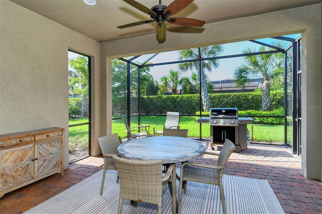 8. Single Family Homes for Sale at 5943 CASPIAN TERN DRIVE Sarasota, Florida 34238 United States