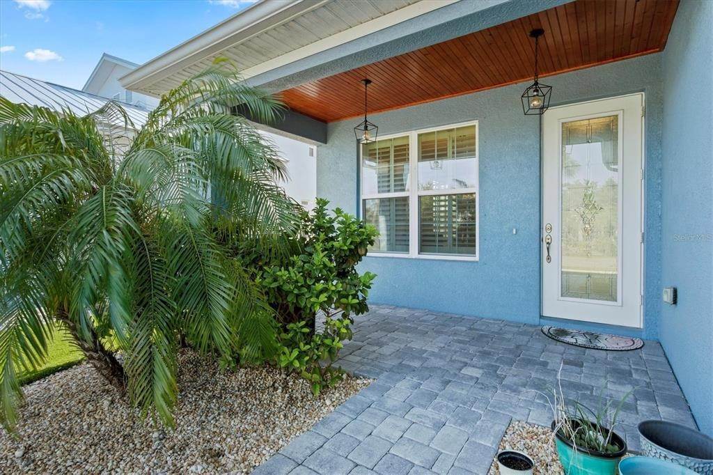 5. Single Family Homes for Sale at 6409 COQUINA ISLAND COVE Apollo Beach, Florida 33572 United States