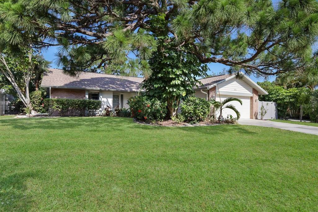 3. Single Family Homes for Sale at 206 73RD STREET Bradenton, Florida 34209 United States