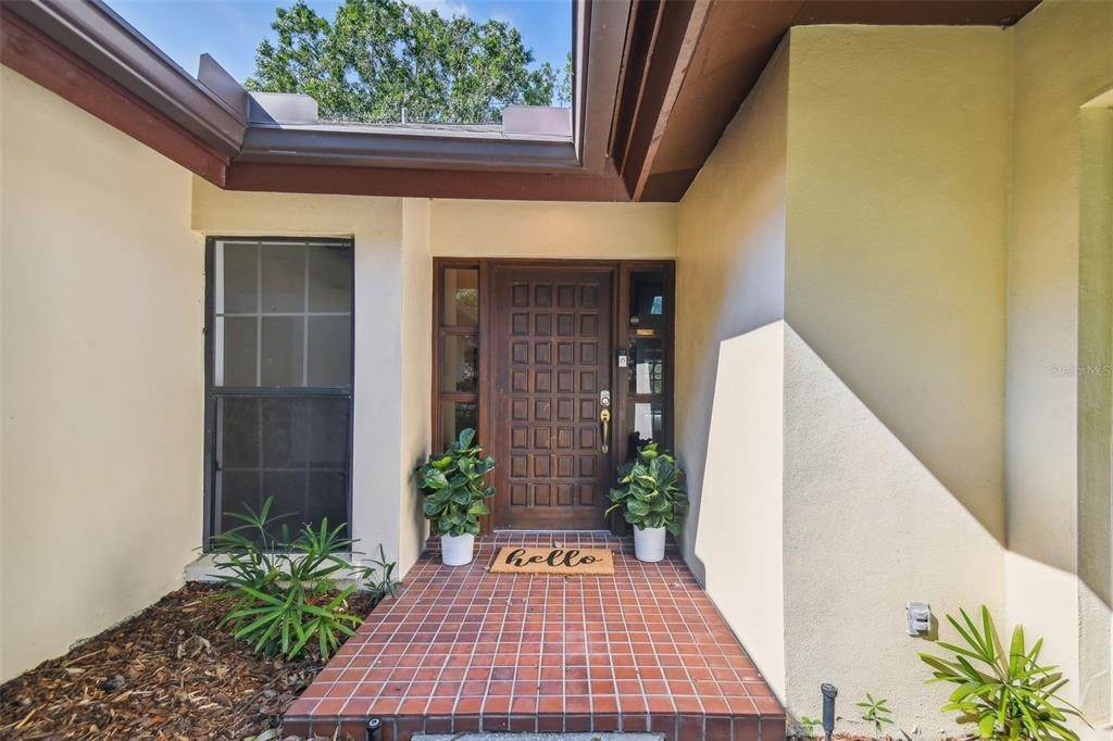 6. Single Family Homes for Sale at 14043 SHADY SHORES DRIVE Tampa, Florida 33613 United States