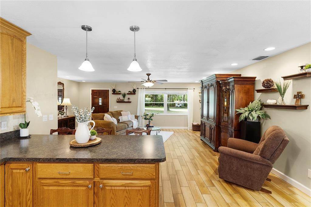 10. Single Family Homes for Sale at 12705 BAY LAKE ROAD Groveland, Florida 34736 United States