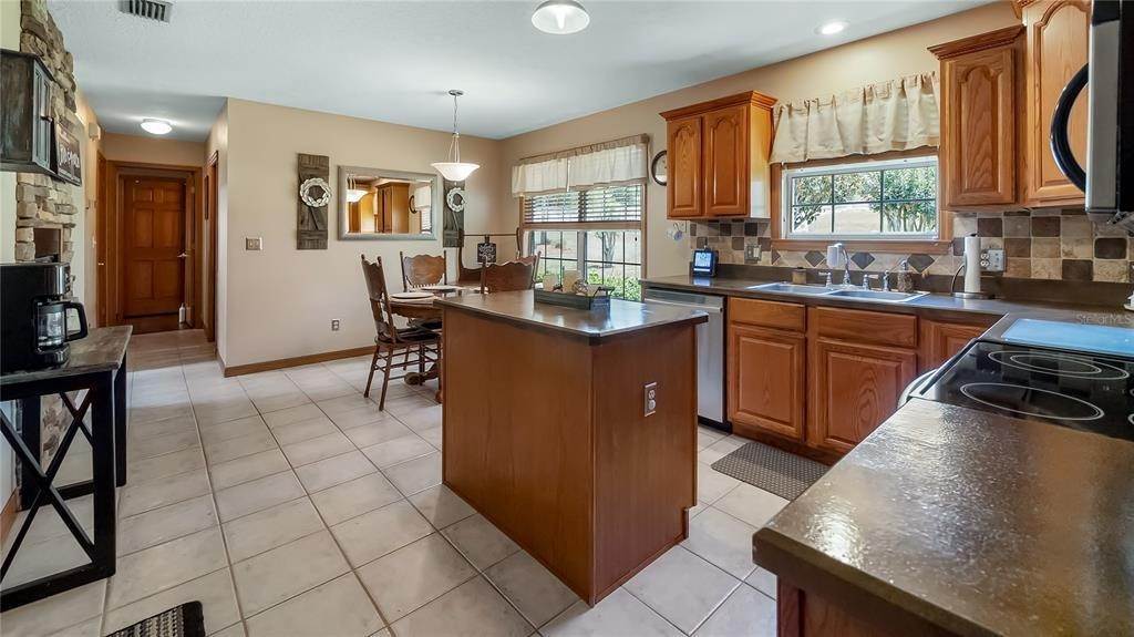 20. Single Family Homes for Sale at 13101 RAINBOW LANE Clermont, Florida 34715 United States