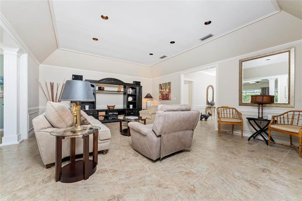 12. Single Family Homes for Sale at 22 GOLF VIEW DRIVE Englewood, Florida 34223 United States