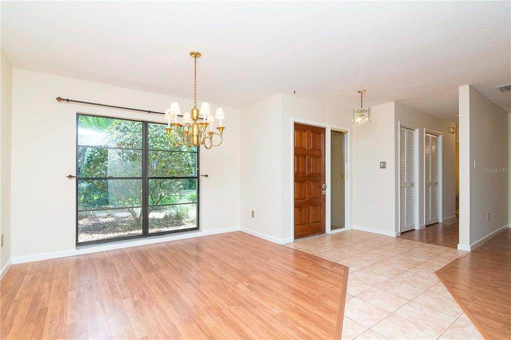 5. Single Family Homes for Sale at 2501 REGAL OAKS LANE Lutz, Florida 33559 United States