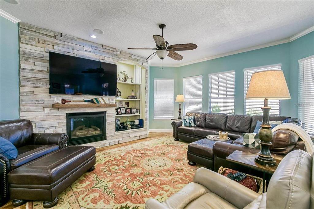 18. Single Family Homes for Sale at 5720 SEA TROUT PLACE Apollo Beach, Florida 33572 United States