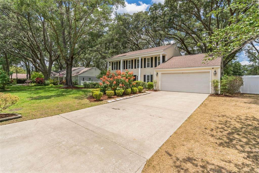3. Single Family Homes for Sale at 306 BRYAN OAK AVENUE Brandon, Florida 33511 United States