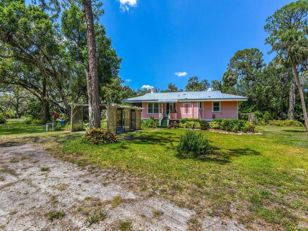 6. Single Family Homes for Sale at 17520 TAYLOR ROAD Alva, Florida 33920 United States