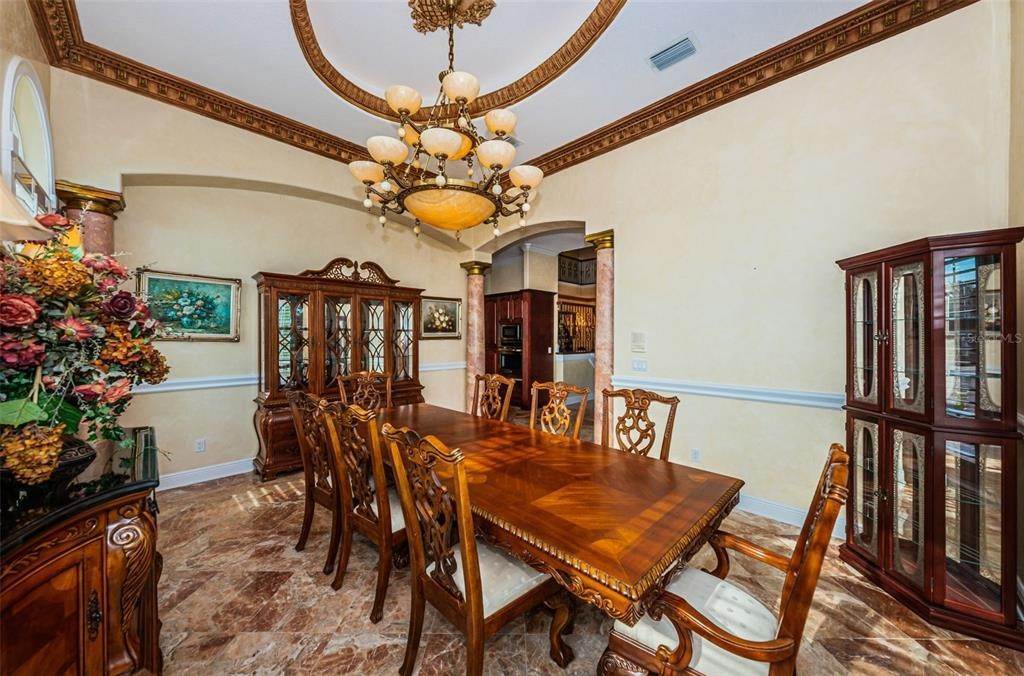 18. Single Family Homes for Sale at 3811 MULLENHURST DRIVE Palm Harbor, Florida 34685 United States