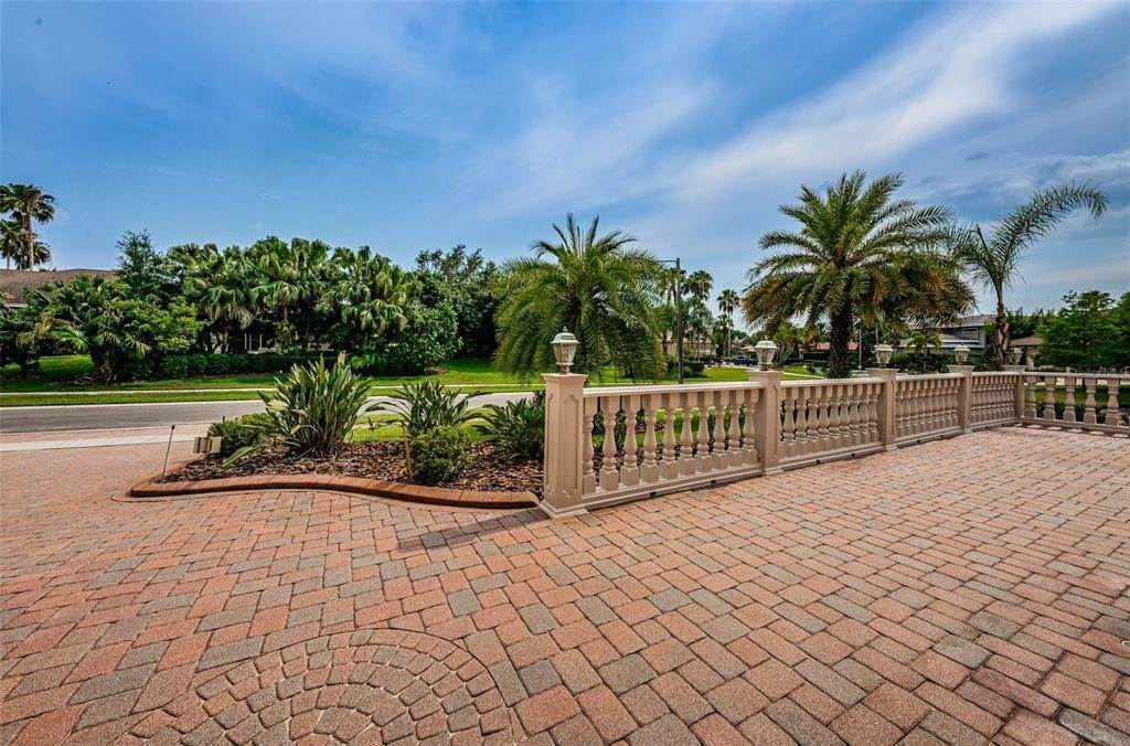 8. Single Family Homes for Sale at 3811 MULLENHURST DRIVE Palm Harbor, Florida 34685 United States