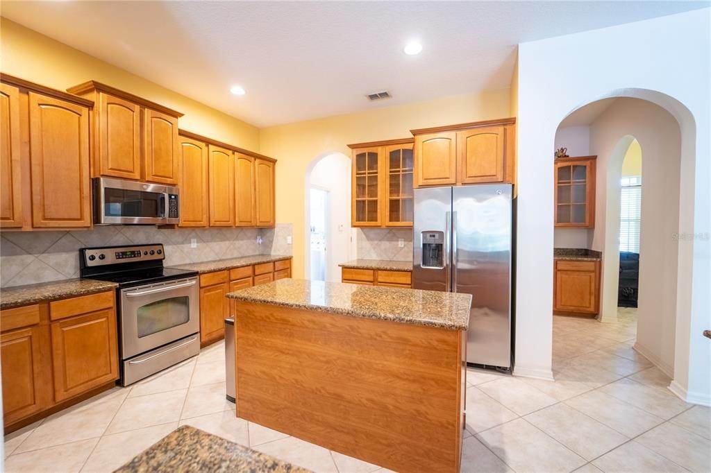 3. Single Family Homes for Sale at 7313 CARRINGTON OAKS LANE Apollo Beach, Florida 33572 United States