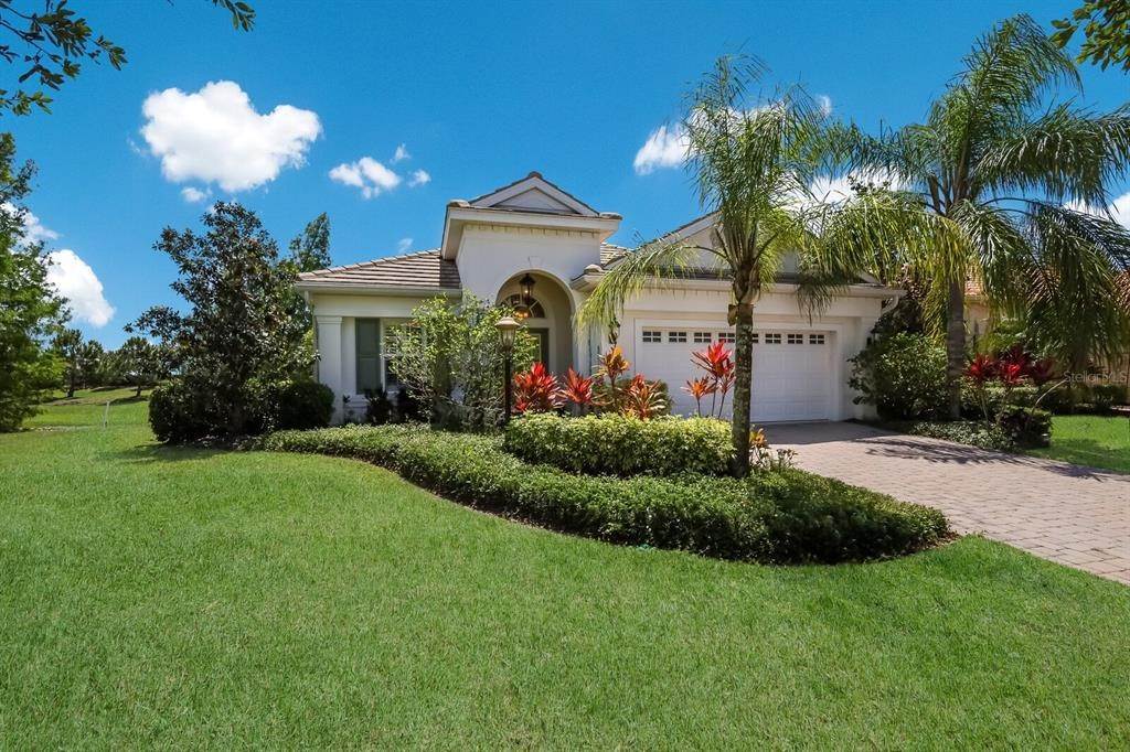 3. Single Family Homes for Sale at 15422 HELMSDALE PLACE Lakewood Ranch, Florida 34202 United States