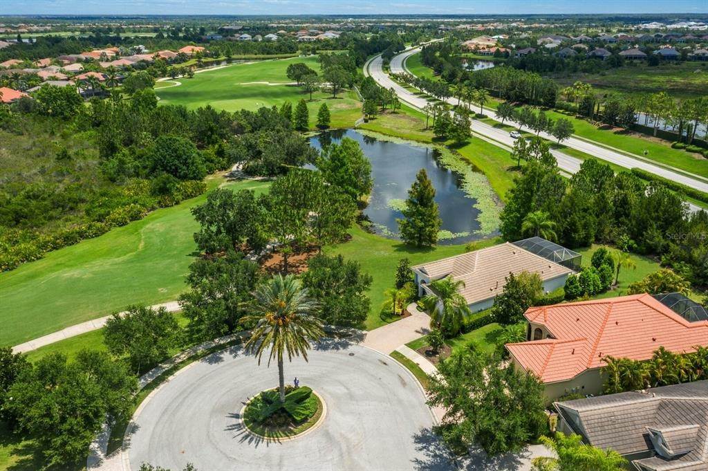 5. Single Family Homes for Sale at 15422 HELMSDALE PLACE Lakewood Ranch, Florida 34202 United States