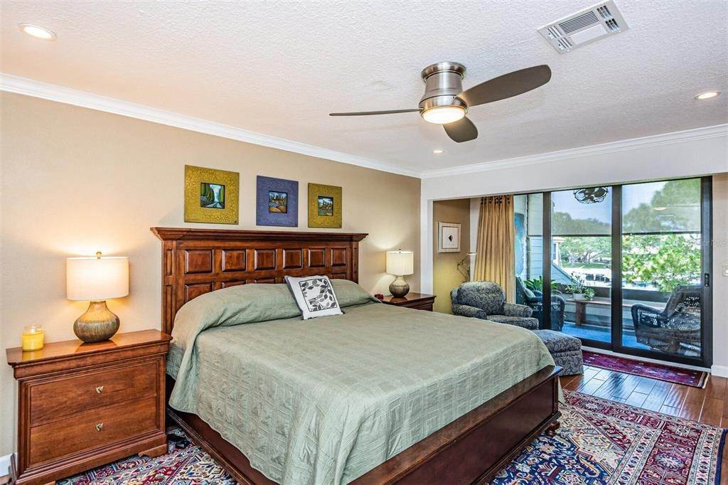 20. Single Family Homes for Sale at 12 MARINER DRIVE Tarpon Springs, Florida 34689 United States