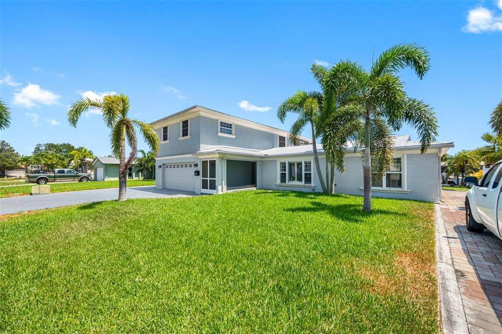 5. Single Family Homes for Sale at 1416 49TH AVENUE St. Petersburg, Florida 33703 United States