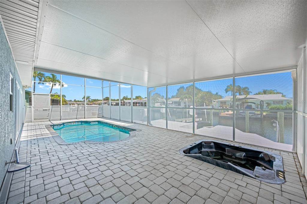 15. Single Family Homes for Sale at 1416 49TH AVENUE St. Petersburg, Florida 33703 United States