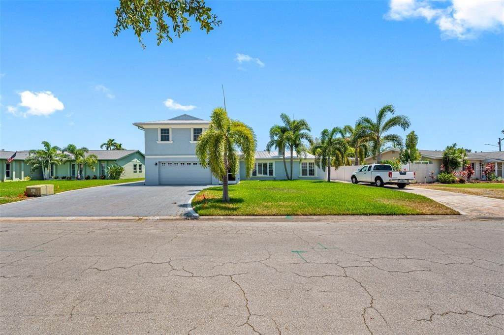4. Single Family Homes for Sale at 1416 49TH AVENUE St. Petersburg, Florida 33703 United States