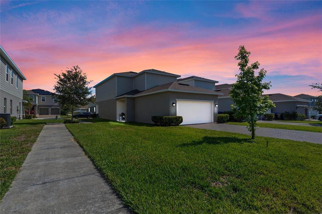 6. Single Family Homes for Sale at 16226 FIREDRAGON DRIVE Winter Garden, Florida 34787 United States