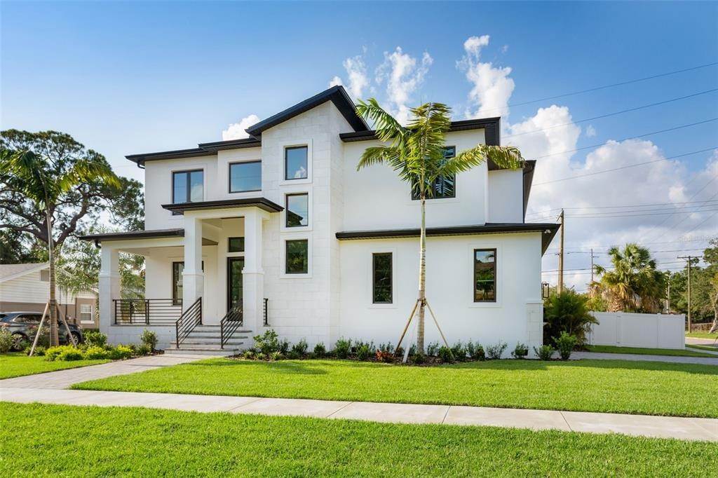 2. Single Family Homes for Sale at 4201 W KENSINGTON AVENUE Tampa, Florida 33629 United States