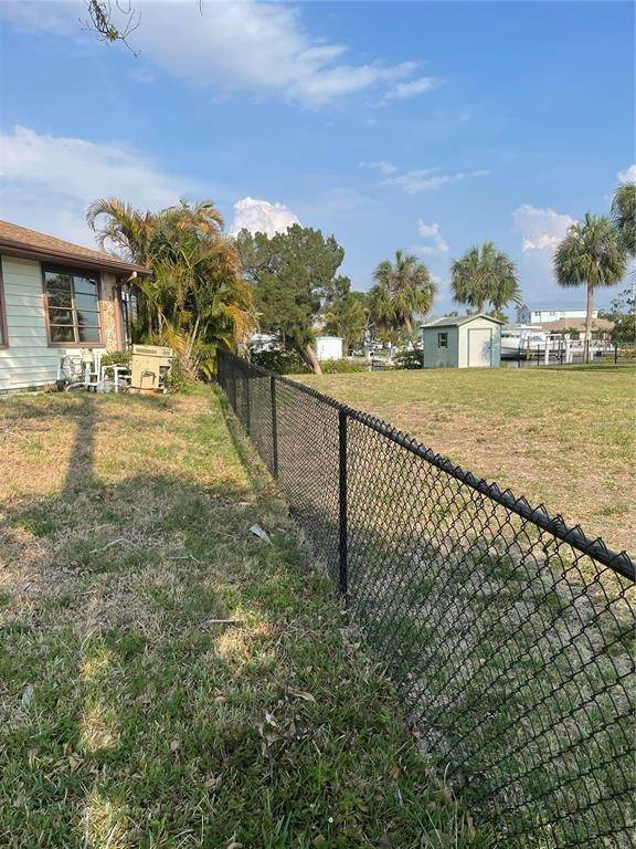 13. Single Family Homes for Sale at 8136 BRIGHTON DRIVE Port Richey, Florida 34668 United States