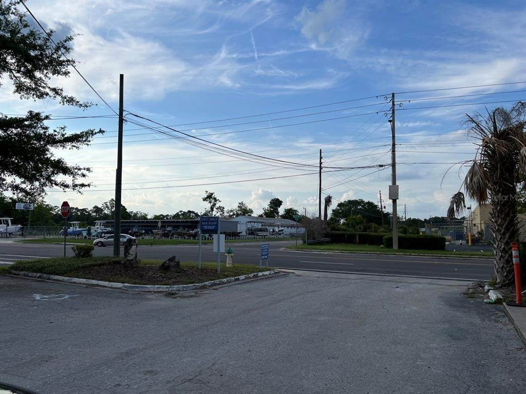 3. Commercial for Sale at 101 NE 23RD AVENUE Gainesville, Florida 32609 United States