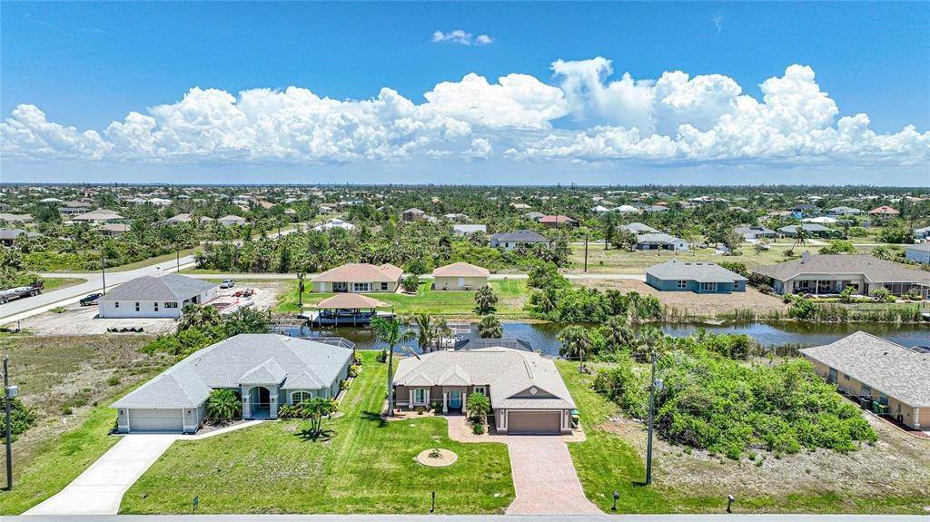 9. Single Family Homes for Sale at 9492 MIAMI CIRCLE Port Charlotte, Florida 33981 United States