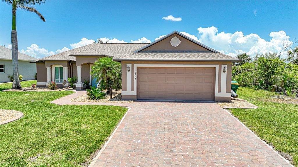 4. Single Family Homes for Sale at 9492 MIAMI CIRCLE Port Charlotte, Florida 33981 United States