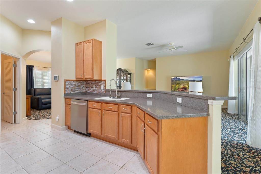 13. Single Family Homes for Sale at 2001 BAYSIDE AVENUE Mount Dora, Florida 32757 United States
